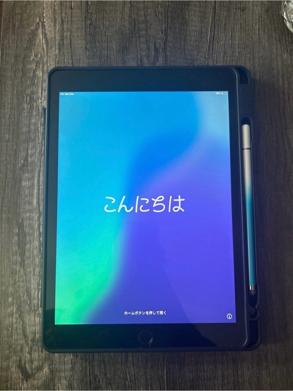 Apple iPad in Black with Blue/Silver Stylus